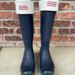 Women’s Hunter boots size 9 Navy, Maroon, Green with fleece liners